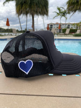 Load image into Gallery viewer, iLovelife smile trucker hat
